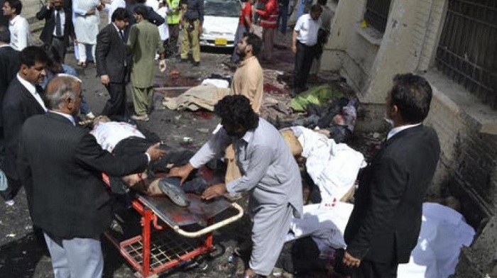 30 killed, over 100 injured as blast rip through Pakistan shrine 